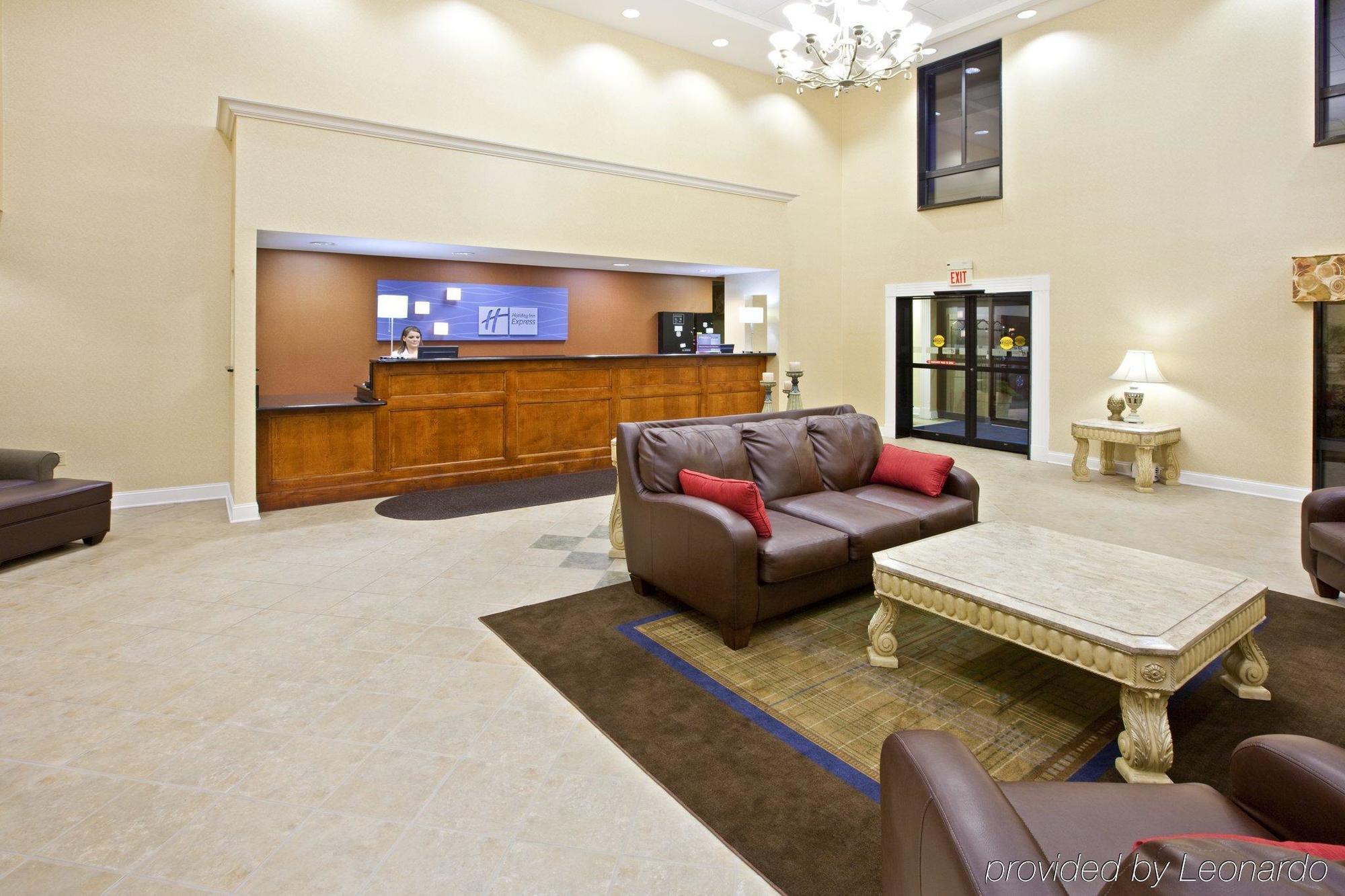 Holiday Inn Express Hotel & Suites Louisville East By Ihg Exterior foto